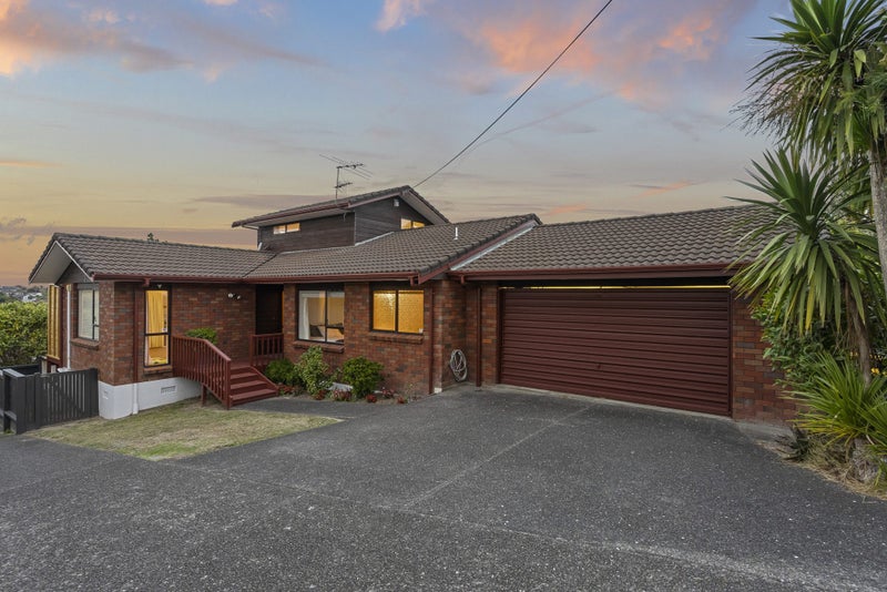 1/69 East Coast Road, Castor Bay, Auckland - Carousel 1