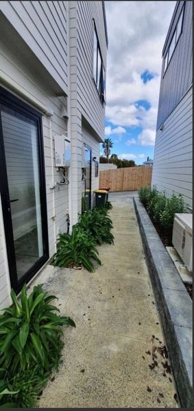 2/6 Hepburn Road, Glendene, Auckland - Carousel 11