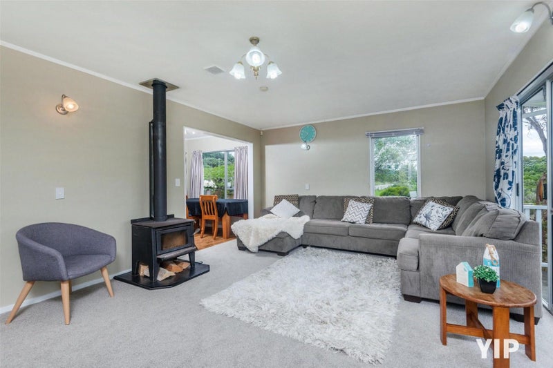 85 Mark Avenue, Paparangi, Wellington - Carousel 2