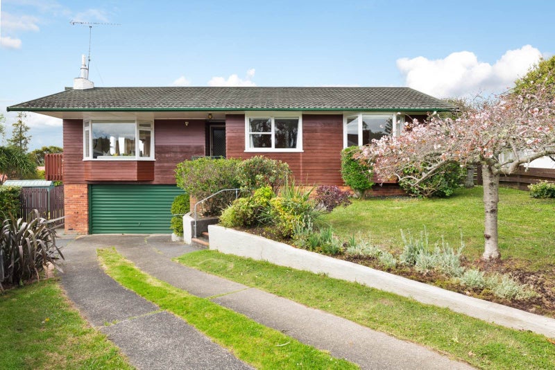 14 Linley Place, Hillcrest, Auckland - Carousel 1
