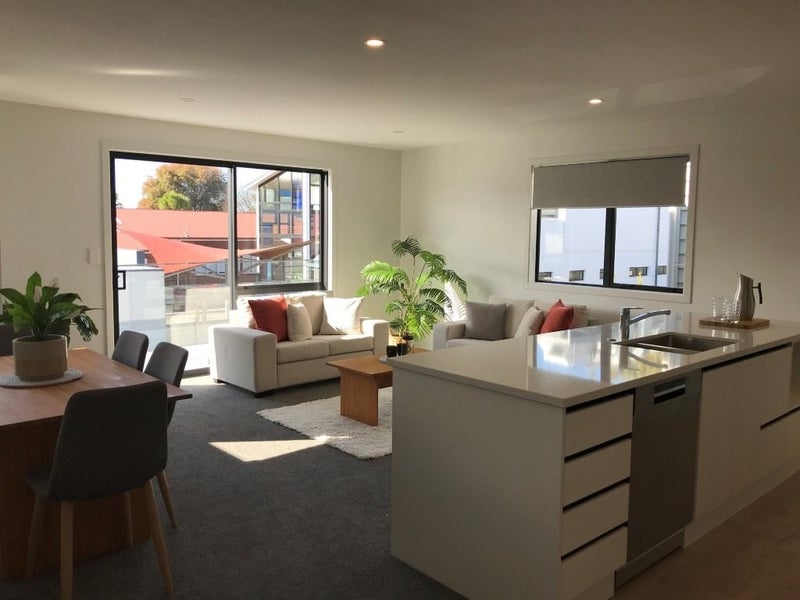 2/17 Cook Street, Hamilton East, Hamilton - Carousel 2