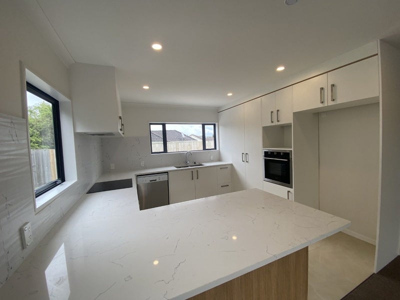 40D Wimbledon Crescent, Glen Innes, Auckland - Carousel 2