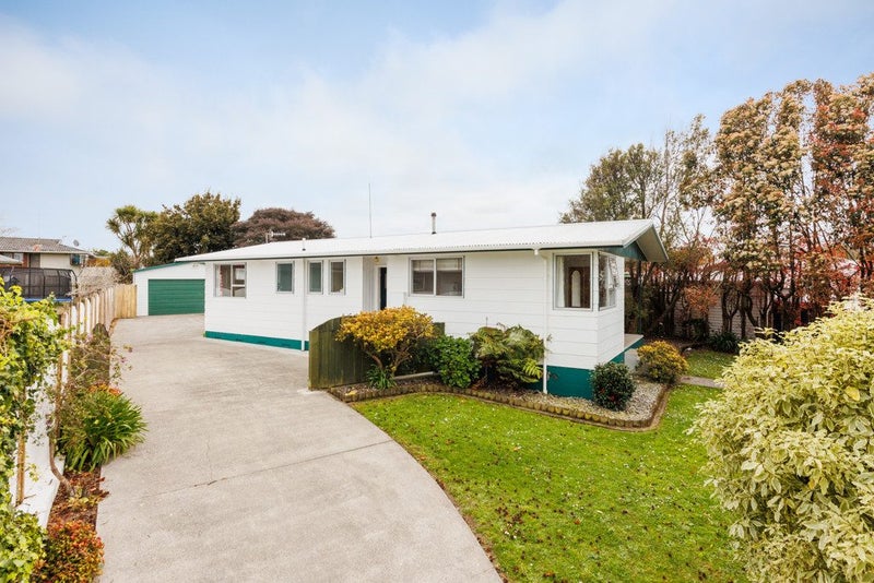 28 Escort Grove, Awapuni, Palmerston North - Carousel 1