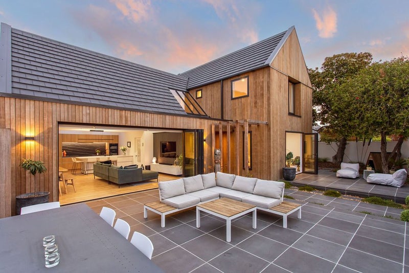 2 Wairarapa Terrace, Merivale, Christchurch - Carousel 1