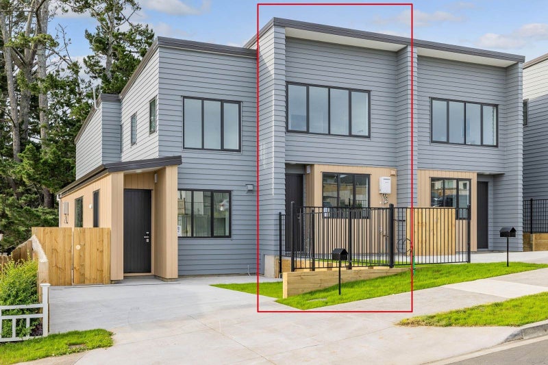 6/3 Kaimai Avenue, Massey, Auckland - Carousel 1