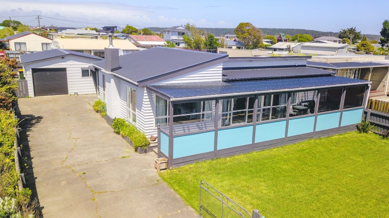 16 Linklater Avenue, Foxton Beach, Foxton - Carousel 1