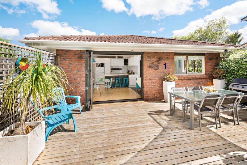 1/12 Jellicoe Road, Murrays Bay, Auckland - Carousel 1