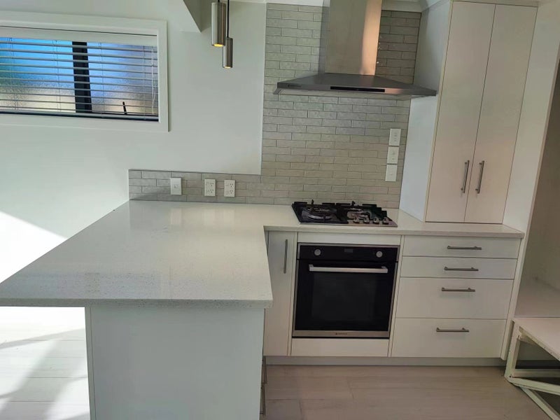 12 Meadowvale Avenue, Forrest Hill, Auckland - Carousel 2