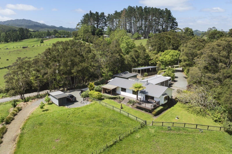 99 Moumoukai Road, Papakura - Carousel 1