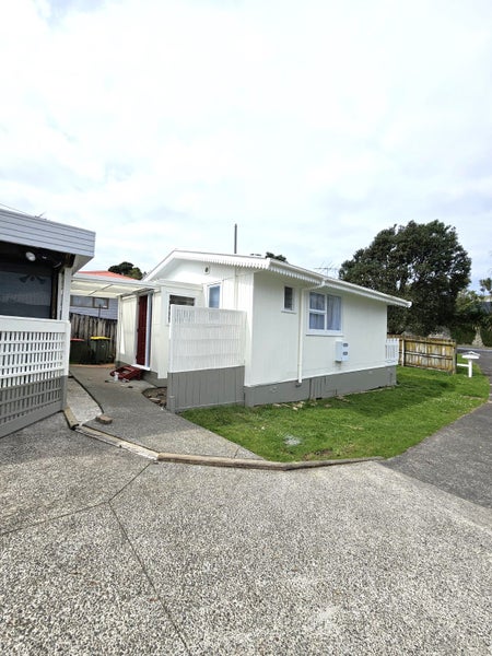 21 Oteha Valley Road, Northcross, Auckland - Carousel 2