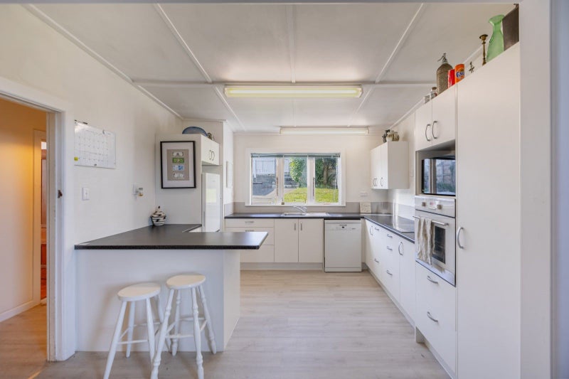 47 Cameron Road, Bluff Hill, Napier - Carousel 1