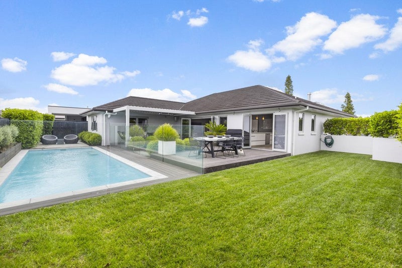 10 Amokura Crescent, Flagstaff, Hamilton - Carousel 2