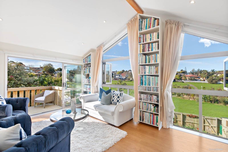 1/30 Curacao Place, Half Moon Bay, Auckland - Carousel 2