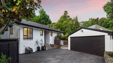 5 Holmcroft Court, Cracroft, Christchurch - Carousel 1