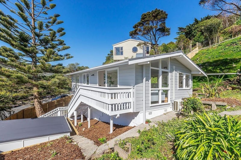 12 Chartwell Drive, Crofton Downs, Wellington - Carousel 1