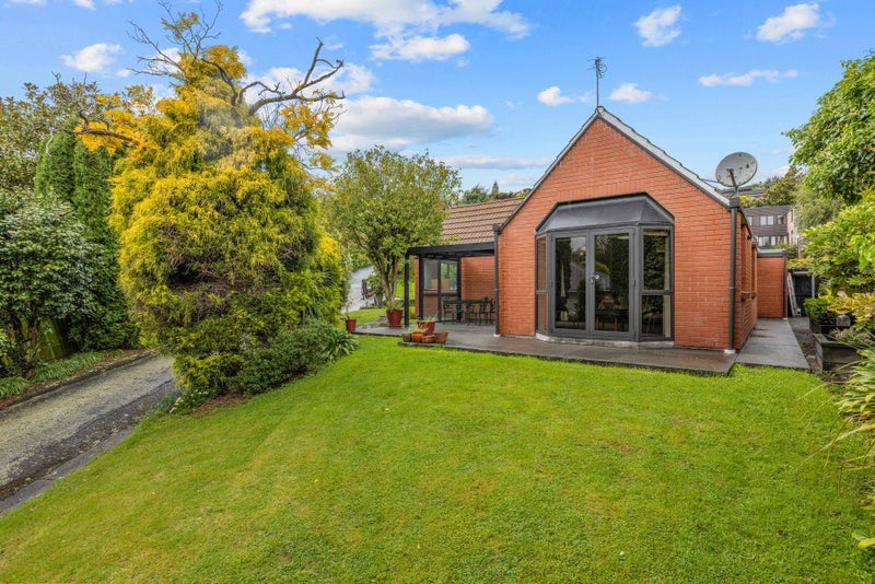 1/3 Karitane Drive, Cashmere, Christchurch - Carousel 1