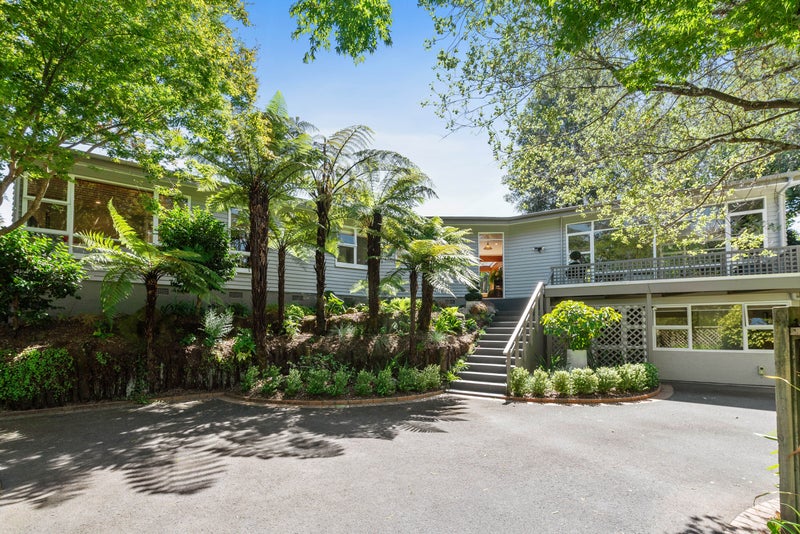 170 Kawaha Point Road, Kawaha Point, Rotorua - Carousel 1