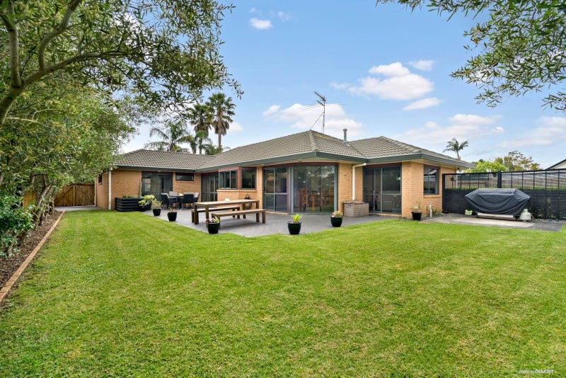 12 Trossach Place, Wattle Downs, Auckland - Carousel 1