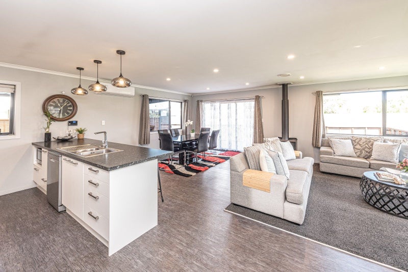 19 Poynter Place, Gonville, Whanganui - Carousel 2