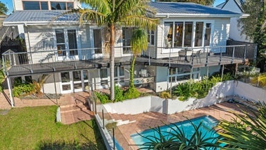 943 East Coast Road, Torbay, Auckland - Carousel 1