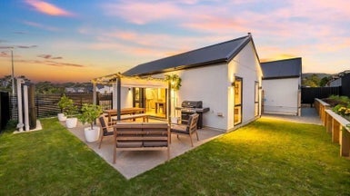 11 Rewarewa Way, Timberlea, Upper Hutt - Carousel 1