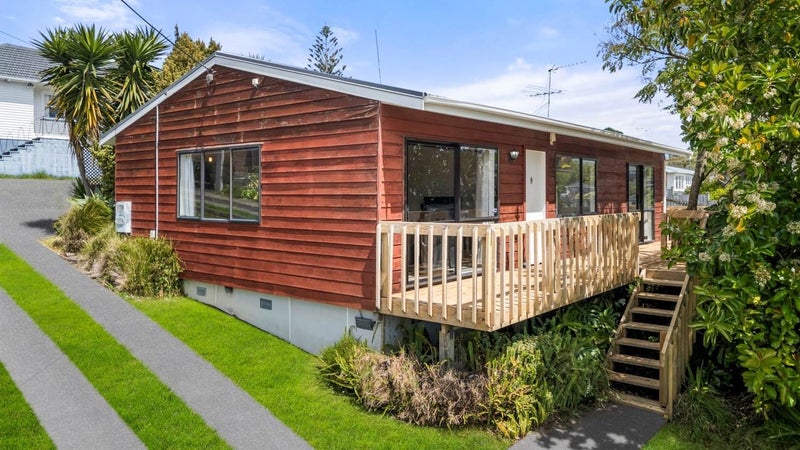 1/11 Weldene Avenue, Glenfield, Auckland - Carousel 1