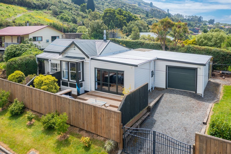 32 Taupo Street, Ravensbourne, Dunedin - Carousel 1