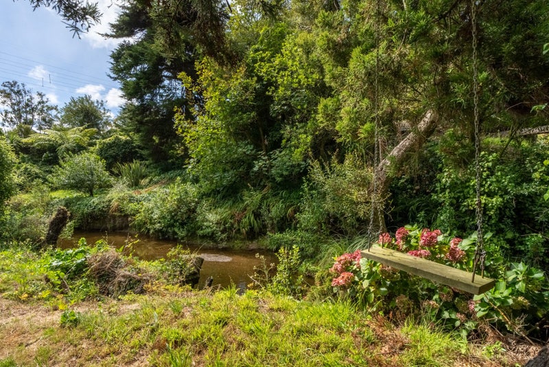 23 Willowbank Road, Tawa, Wellington - Carousel 28