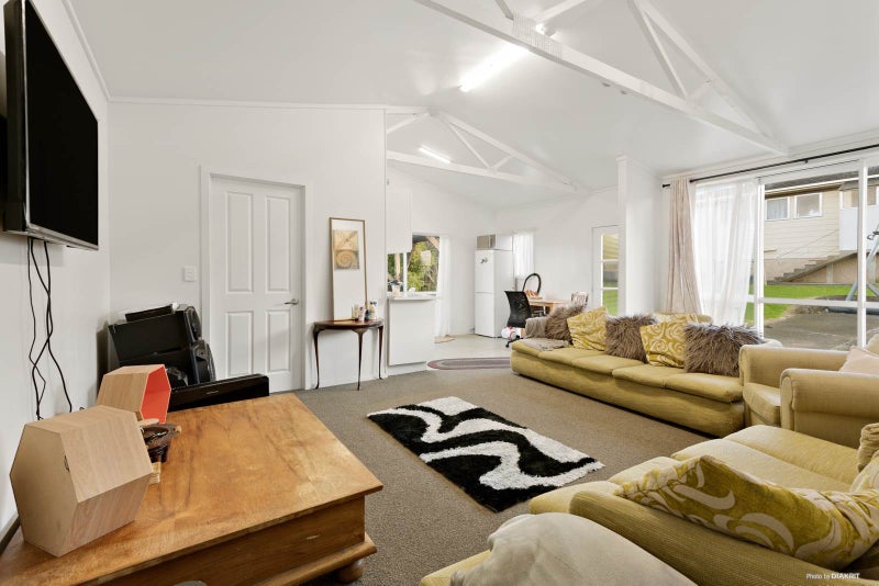6 Lawford Place, Mangere, Auckland - Carousel 2