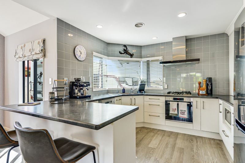 4 Harrogate Place, Grandview Heights, Hamilton - Carousel 2