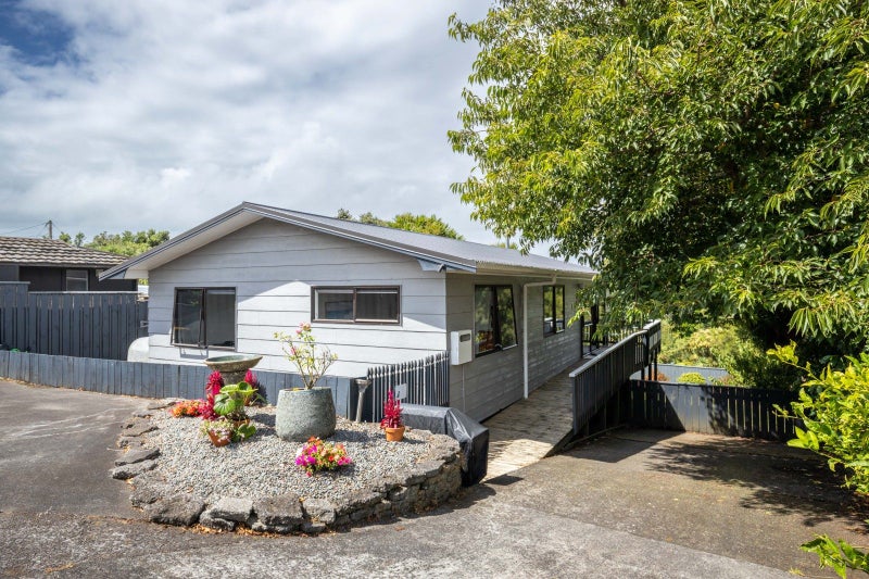 10B Brierley Place, Marfell, New Plymouth - Carousel 1