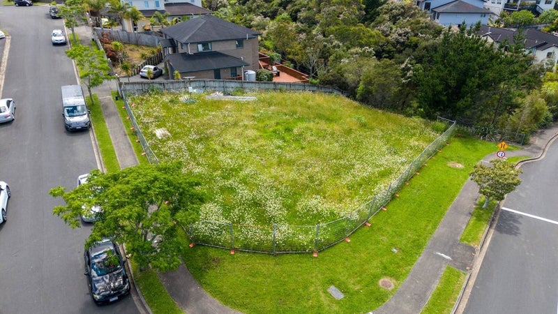 11 Borneo Drive, Fairview Heights, Auckland - Carousel 1