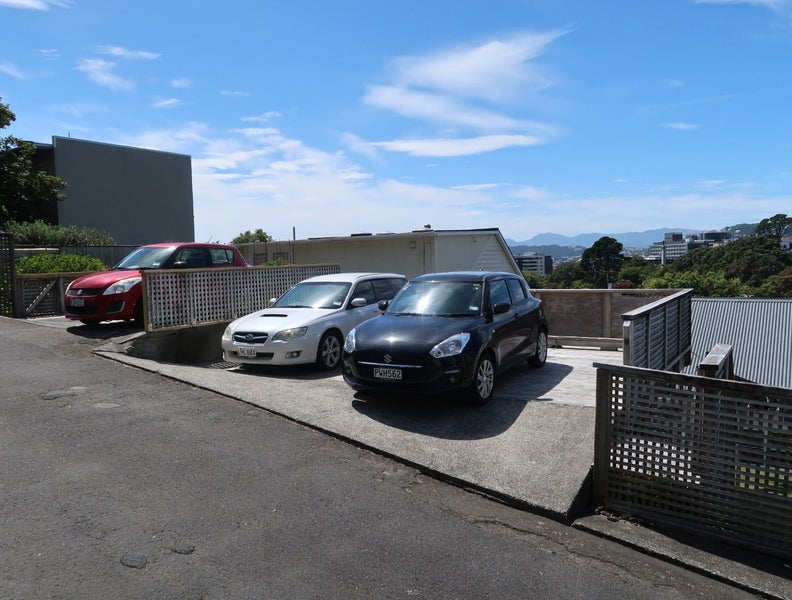 3 Barton Terrace, Thorndon, Wellington - Carousel 14