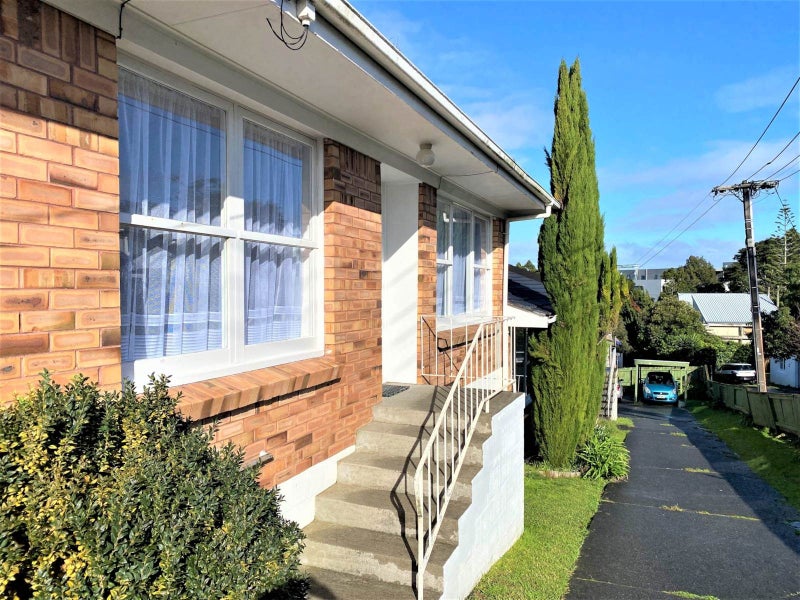 2/242 Onewa Road, Birkenhead, Auckland - Carousel 2