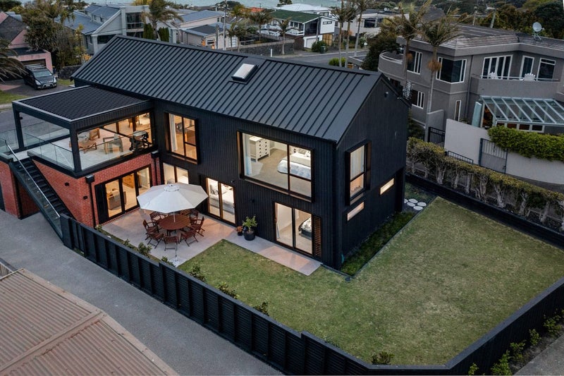 10 Vaughan Crescent, Murrays Bay, Auckland - Carousel 2