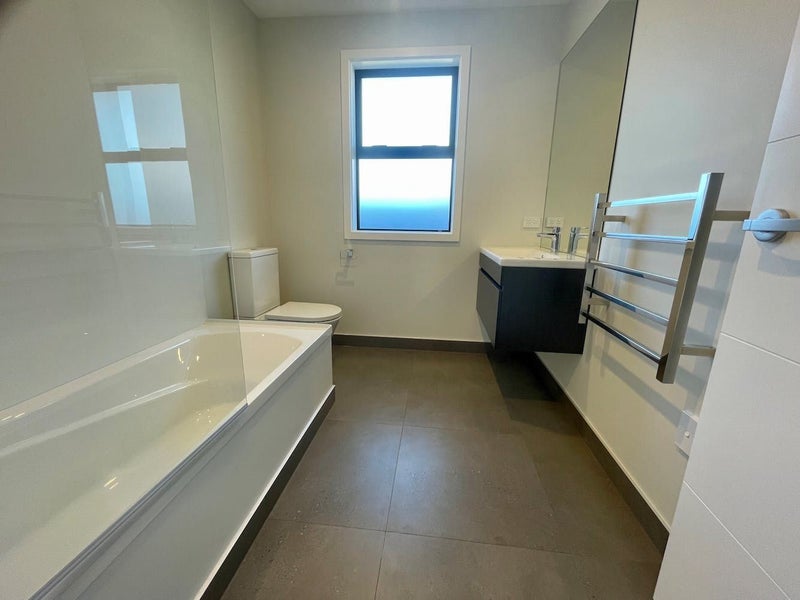 2 Gards Place, Alexandra, Alexandra - Carousel 2