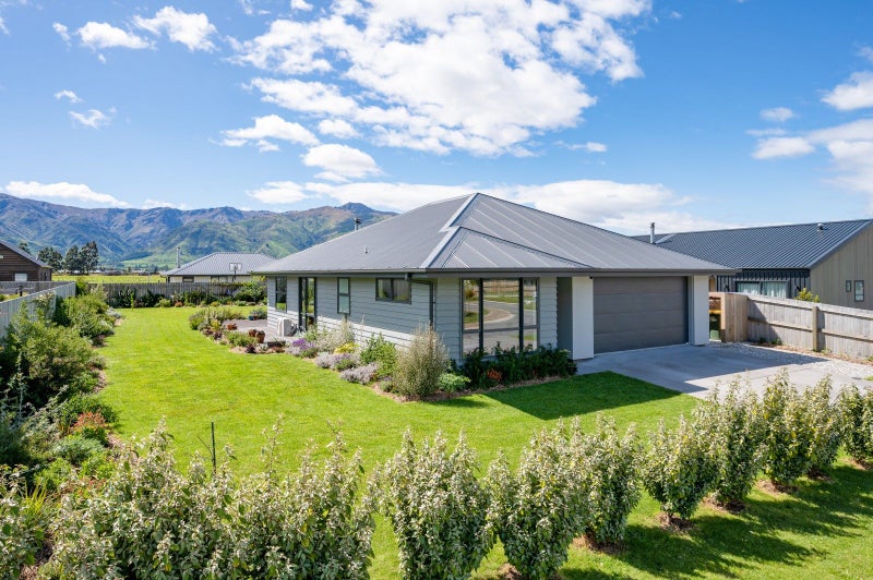7 Pennycook Place, Lake Hāwea - Carousel 1