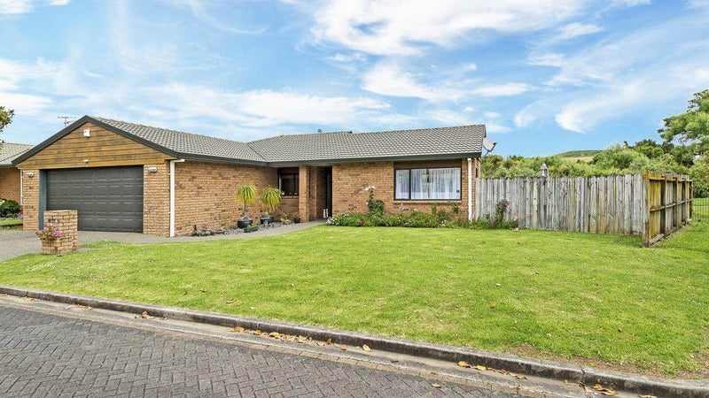 14 Morestead Avenue, Huntington Park, Auckland - Carousel 14