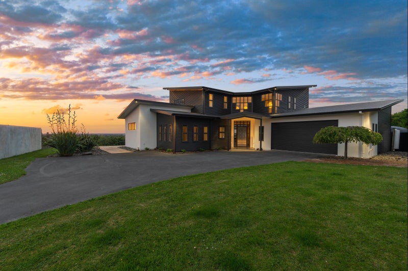 27 Wake Place, Palmerston North - Carousel 25
