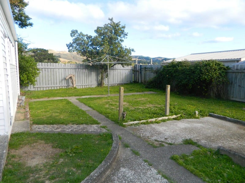 39 Niagara Street, Waitangirua, Porirua - Carousel 2