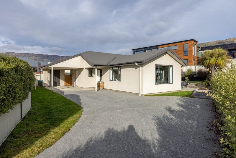 12B Alpha Close, Wanaka - Carousel 1