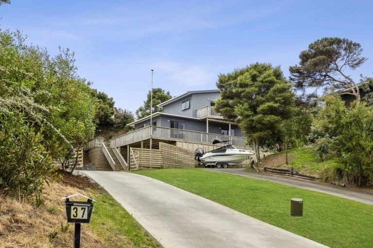 37 Olsen Avenue, Mangawhai Heads, Mangawhai - Carousel 1