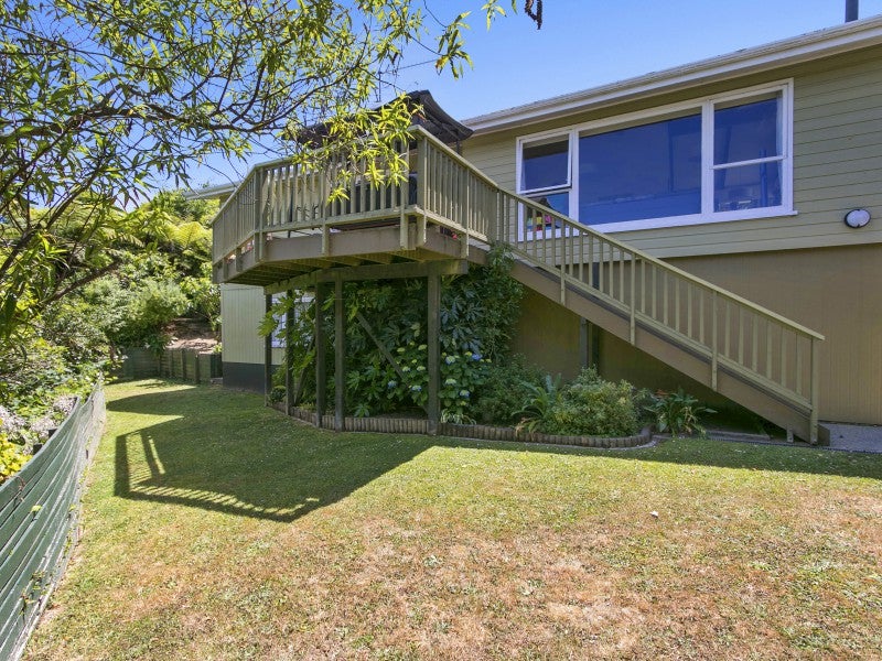 13 Levin Grove, Kelson, Lower Hutt - Carousel 2