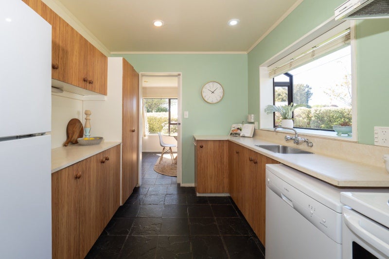 6 Balmoral Place, Allenton, Ashburton - Carousel 2