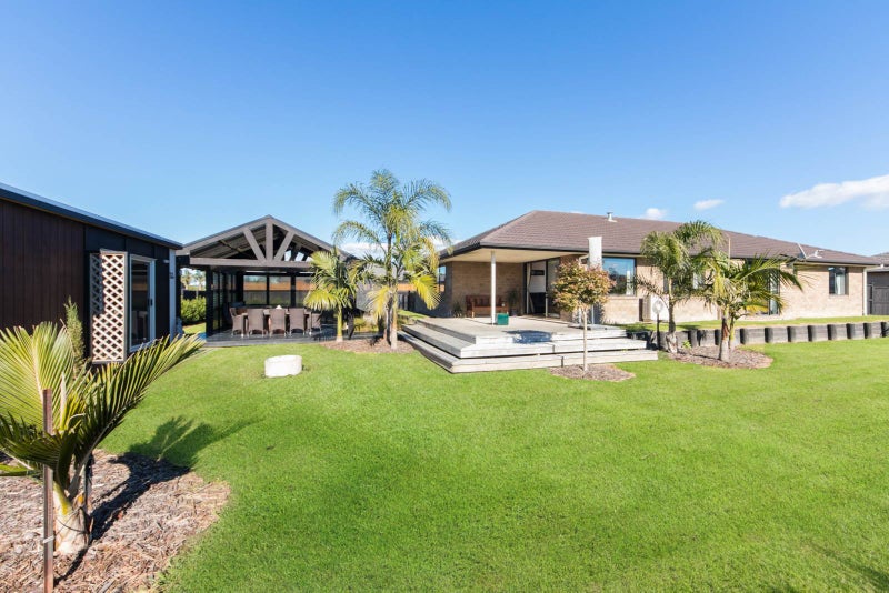 32 Raabia Close, Parakai, Helensville - Carousel 1