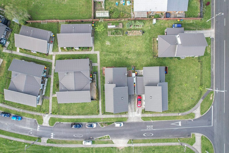 2/4 Shakespeare Avenue, Enderley, Hamilton - Carousel 18