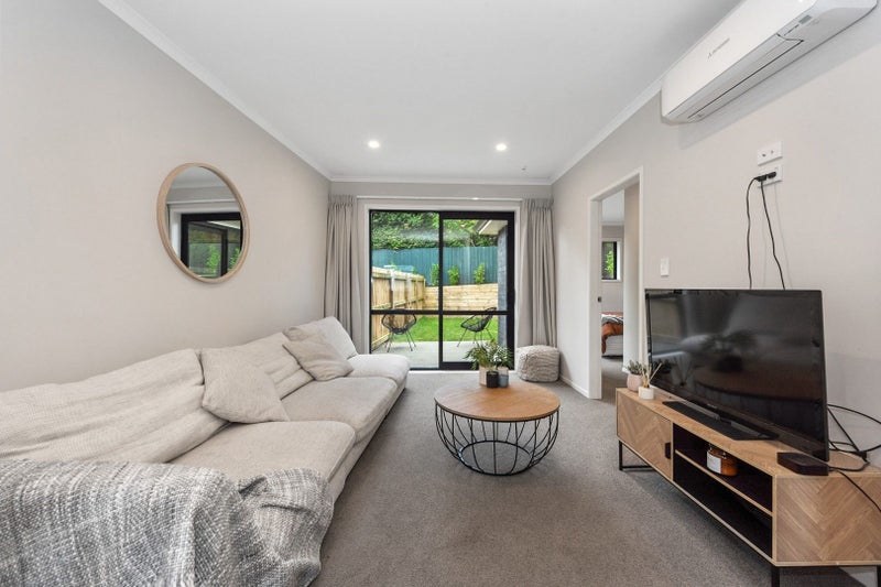 5/7 Corrin Street, Melville, Hamilton - Carousel 1