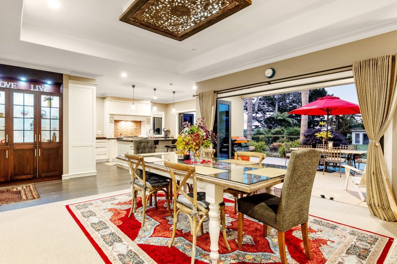 12 Veale Road, Frankleigh Park, New Plymouth - Carousel 1