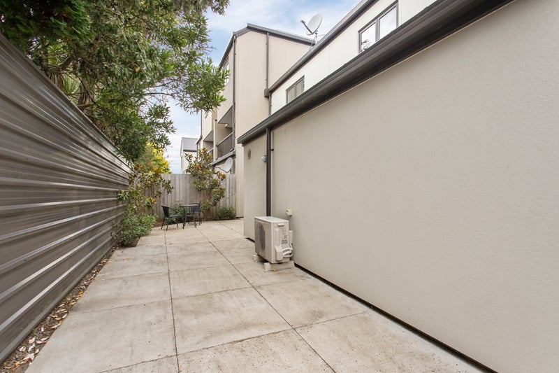 85 Burke Street, Addington, Christchurch - Carousel 15