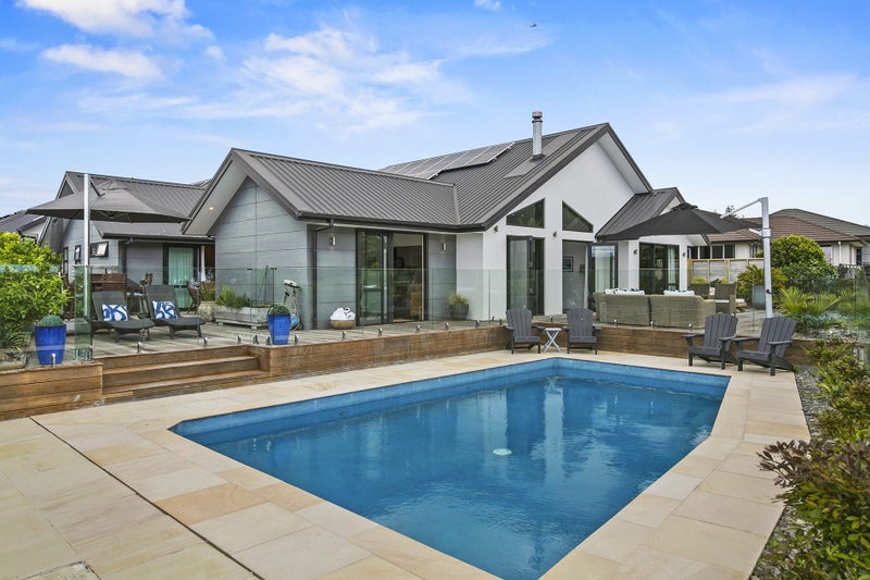 49B Links Drive, Waiwhakaiho, New Plymouth - Carousel 2